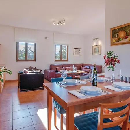 Beautiful In With Kitchen Holiday home Bale