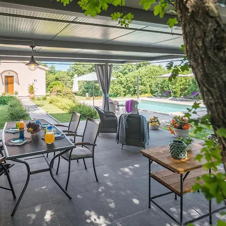 Beautiful In With Kitchen Holiday home *