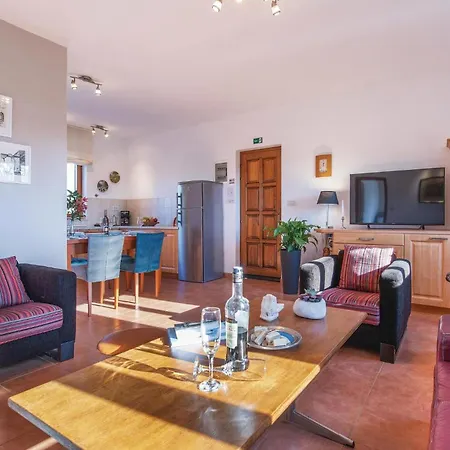 Beautiful In With Kitchen Holiday home