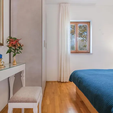 Beautiful In With Kitchen * Bale